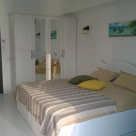 Sophia I & Ii Daire Mamaia