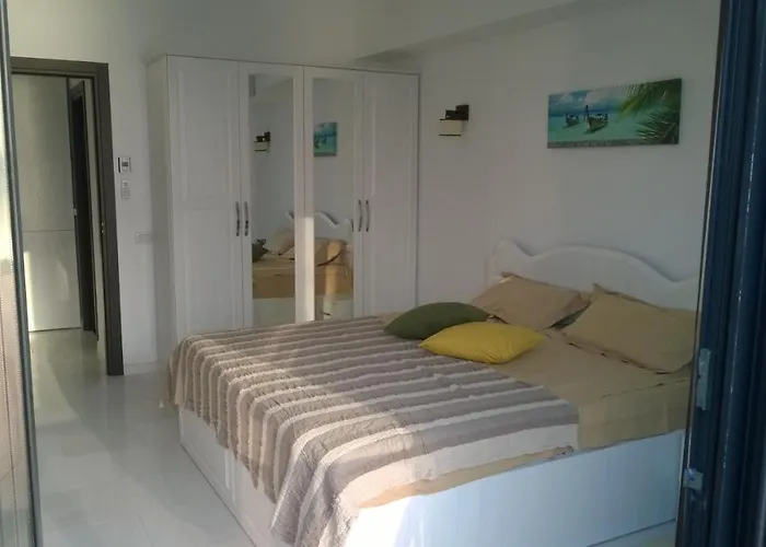 Sophia I & Ii Daire Mamaia